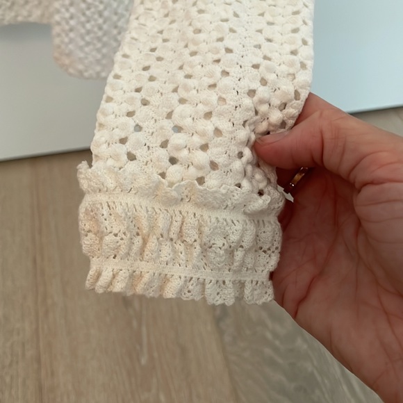 White Maje stretchy top woth floral detail (size 1) - Picture 4 of 4